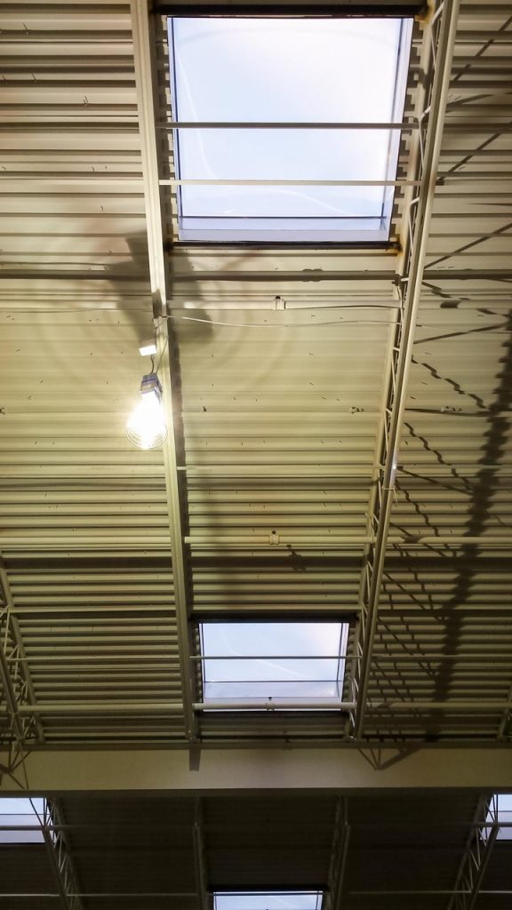 warehouse-skylight-22822-173200