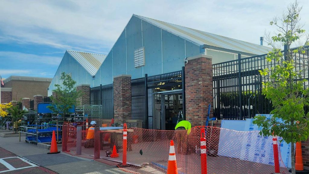 An image of the Aurora, CO Walmart garden entrance.
